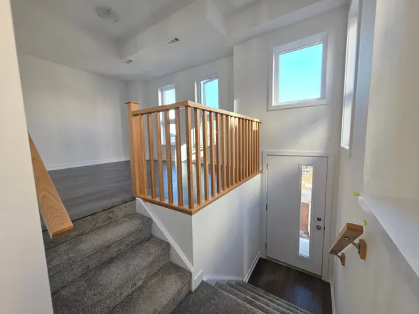 Hamilton, ON L8B 1Y4,70 Kenesky DR #31