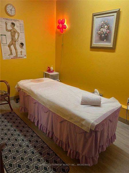 682 Concession ST E, Hamilton, ON L8V 4T9