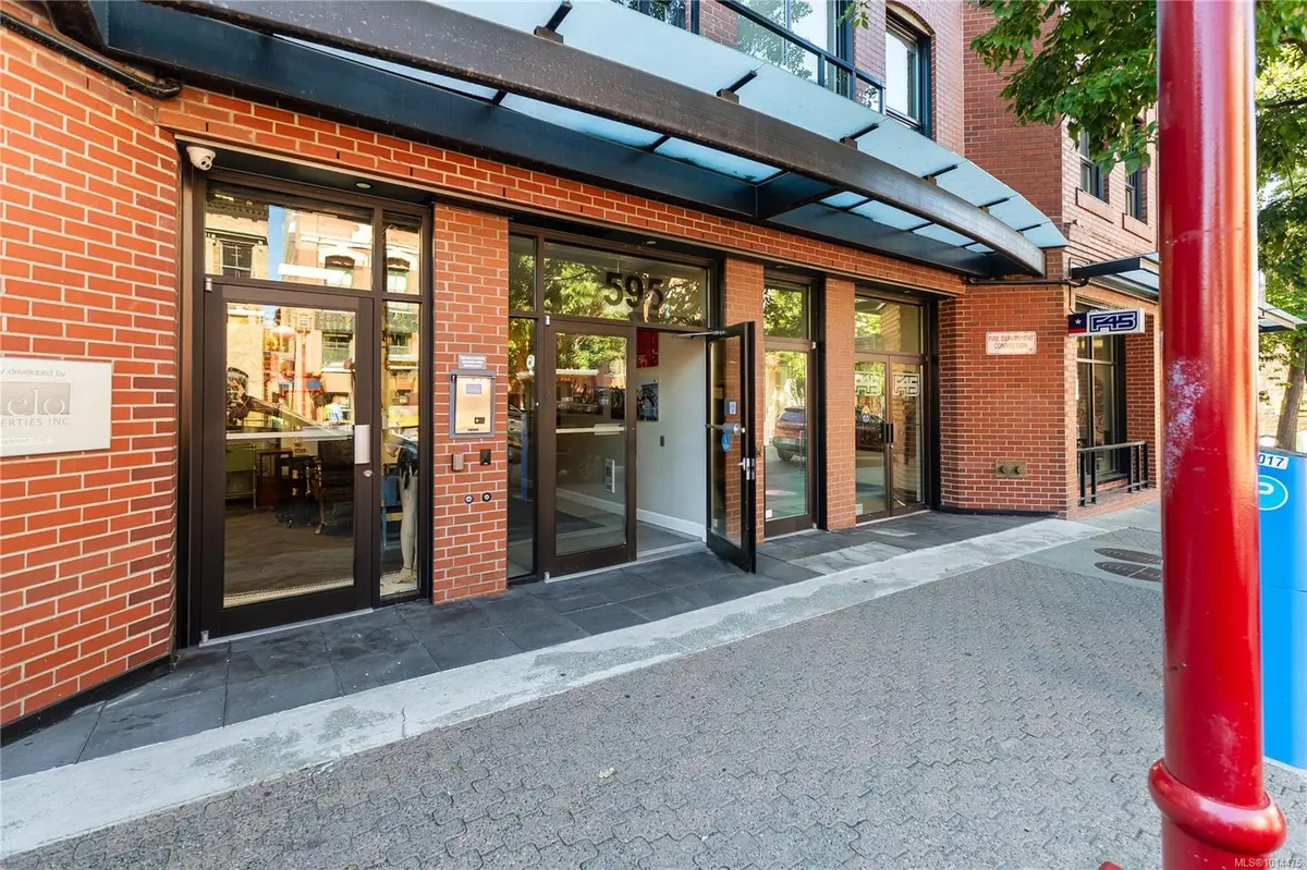 Victoria, BC V8W 1N4,595 Pandora Ave #411