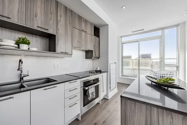 30 Nelson ST #4104, Toronto C01, ON M5V 0H5