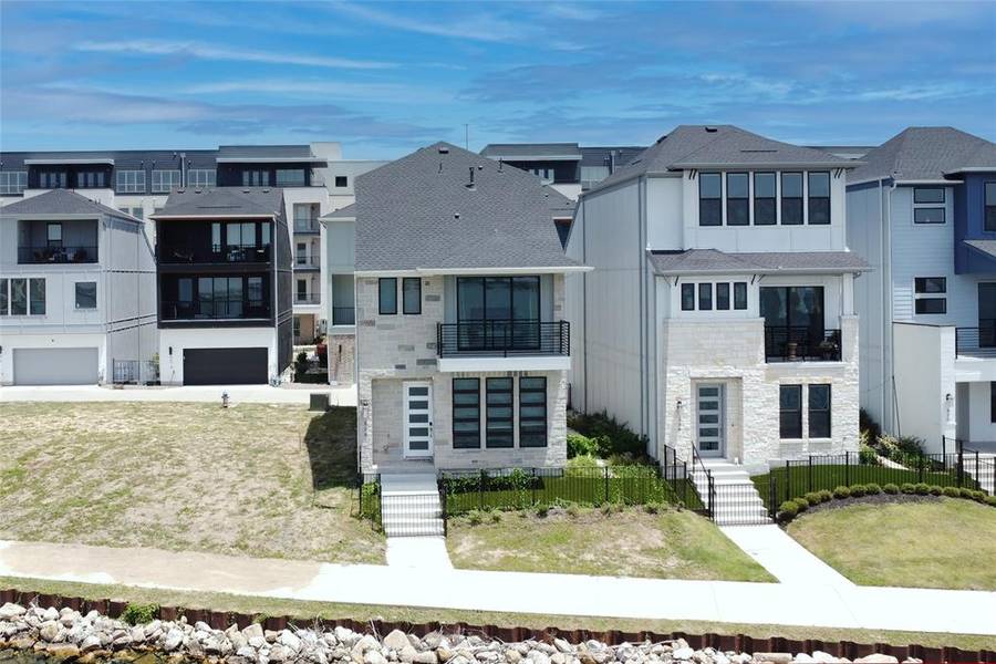 528 Secretariat Drive, Rowlett, TX 75088