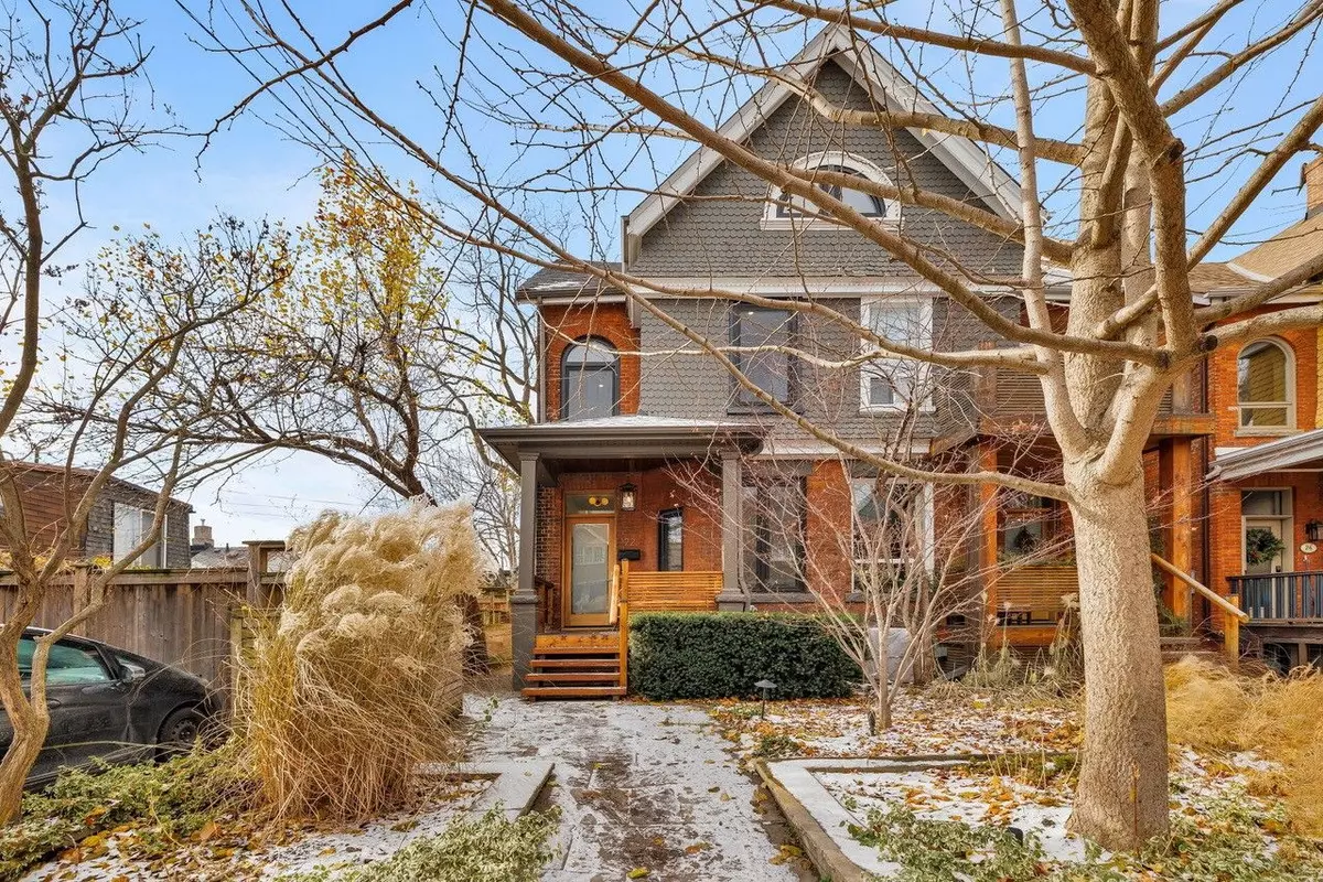 Toronto W01, ON M6K 2N4,22 Cowan AVE