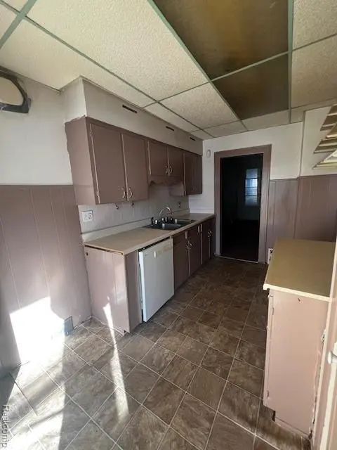 Dearborn Heights, MI 48127,6373 Heyden ST