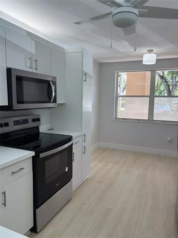 Sunrise, FL 33322,10208 NW 24 Place #103