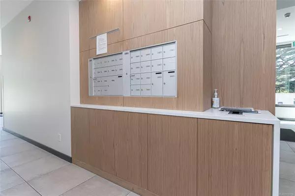 Victoria, BC V8V 4J4,1018 Pentrelew Pl #208