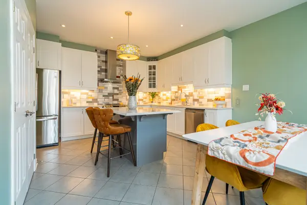 Barrhaven, ON K2J 6H3,722 Devario CRES