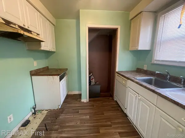 Detroit, MI 48205,16283 CARLISLE ST