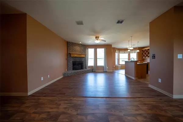 Whitesboro, TX 76273,1429 County Road 140