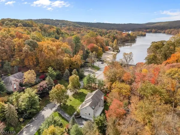 Randolph Twp., NJ 07869,4 Waterview Ln