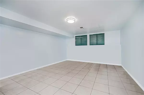 Staten  Island, NY 10312,1784 Arthur Kill RD