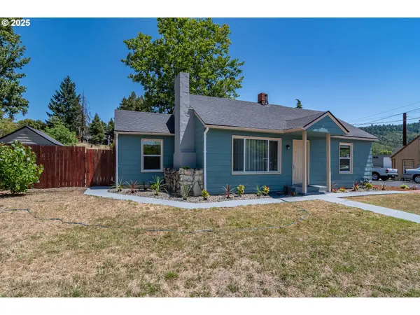 Roseburg, OR 97470,335 NE CUMMINS ST