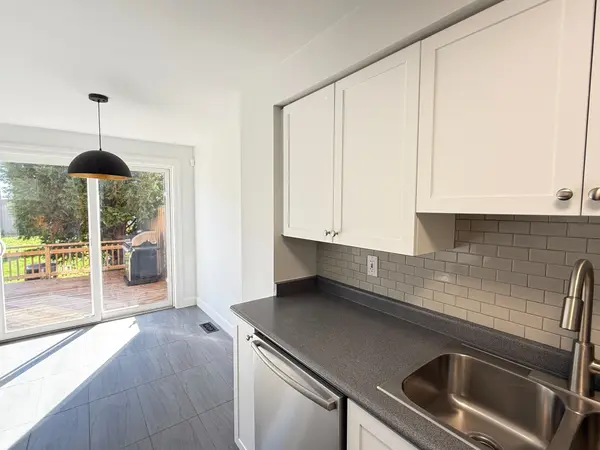 Barrie, ON L4N 5S9,137 Courtney CRES