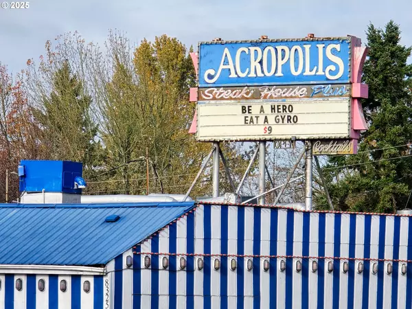 Portland, OR 97202,8325 SE MCLOUGHLIN BLVD