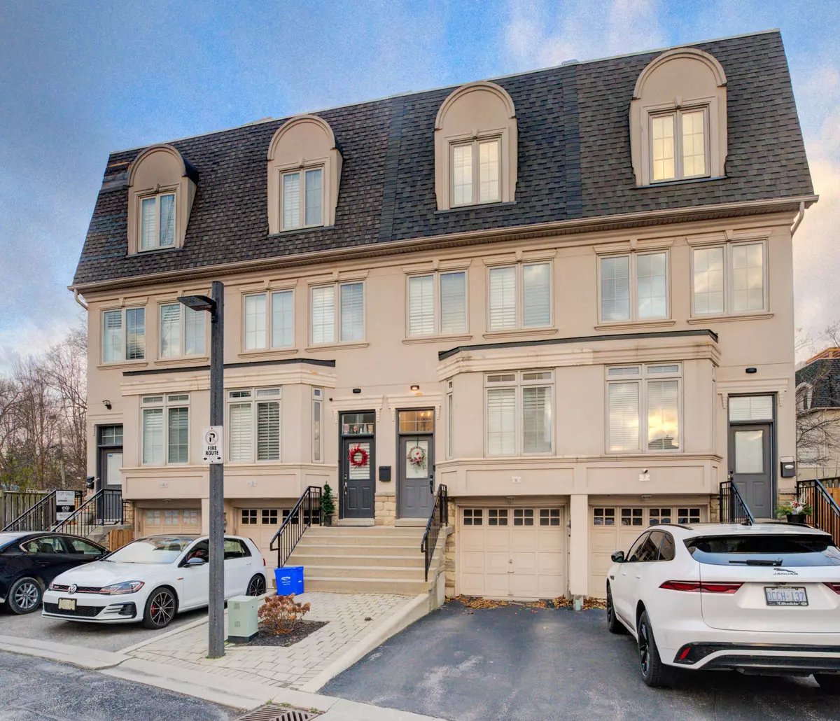 Oakville, ON L6L 1H4,2351 Lakeshore RD #6