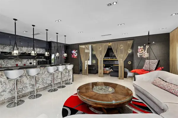 Fort Lauderdale, FL 33304,3021 Riomar St.