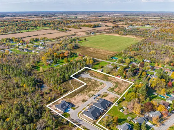 Fort Erie, ON L0S 1N0,512 Royal Ridge DR