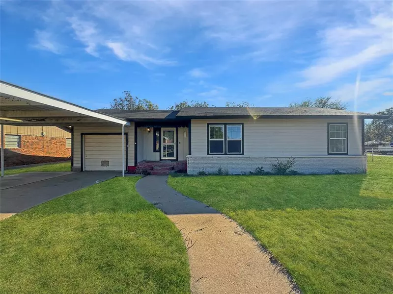 211 Oak, Roscoe, TX 79545