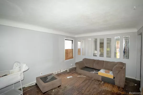 Detroit, MI 48227,15726 Hubbell ST