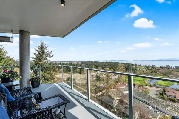 Saanich, BC V8Y 3K3,5388 Hill Rise Terr #503