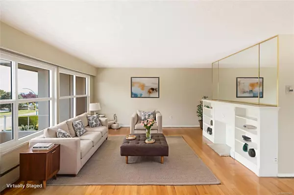 Oak Bay, BC V8S 2N5,1318 Beach Dr #301