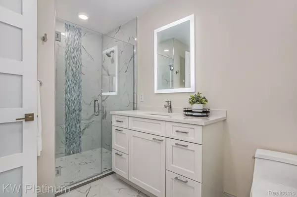 Port Huron, MI 48060,201 Beers ST #53