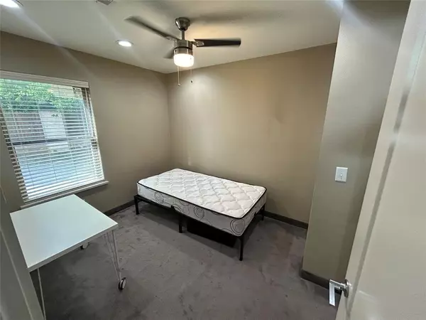 Sherman, TX 75090,301 E Brockett Street