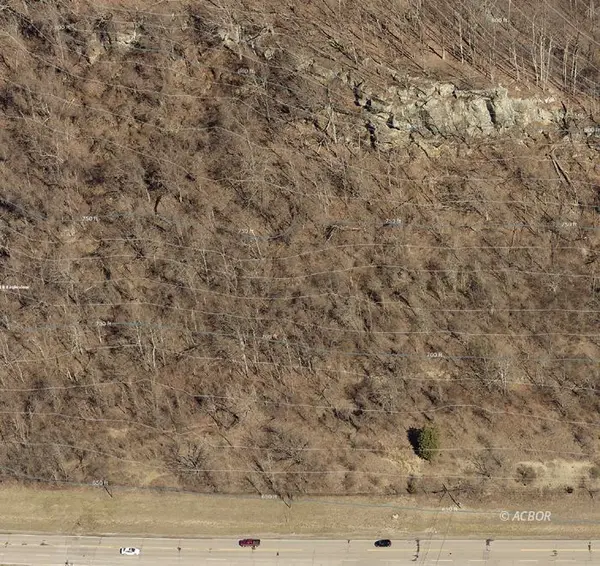 EAST STATE STREET, Athens, OH 45701