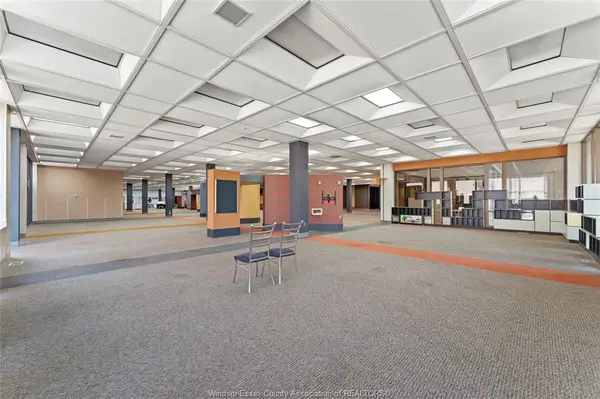 850 OUELLETTE Avenue #MAIN FLOOR, Windsor, ON N9A 4M9
