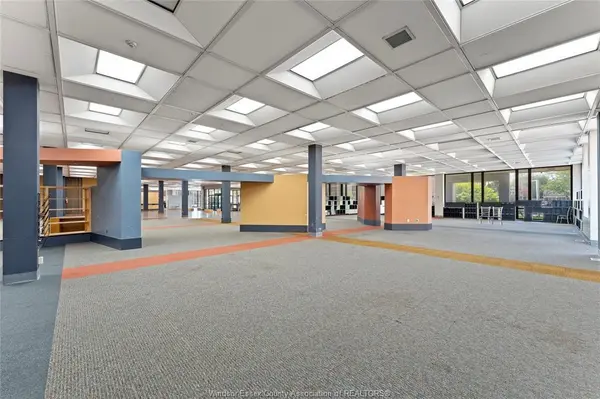 850 OUELLETTE Avenue #MAIN FLOOR, Windsor, ON N9A 4M9