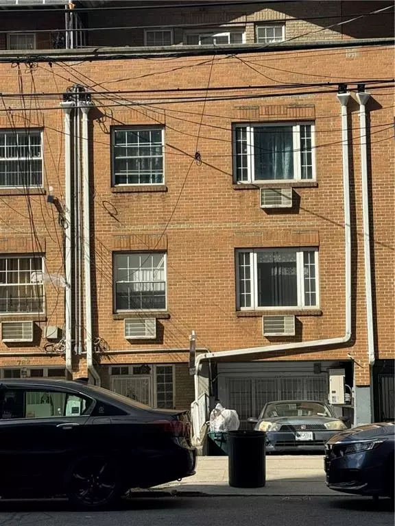 Brooklyn, NY 11208,778 Lincoln AVE