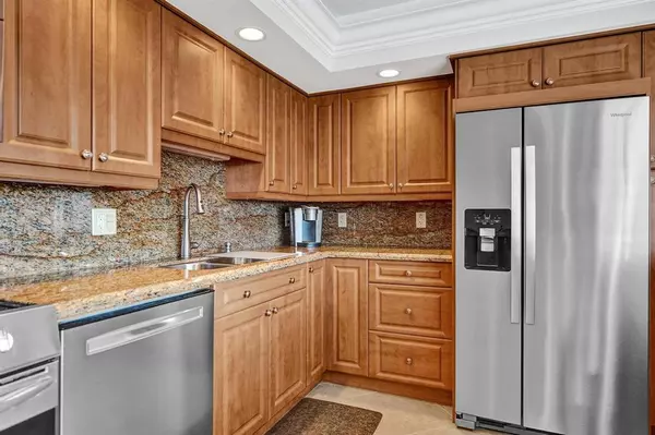 4015 W Palm Aire Dr #702, Pompano Beach, FL 33069