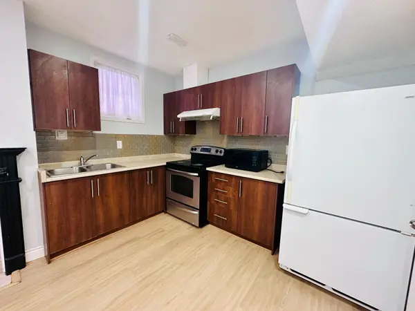 Barrie, ON L3Z 2A5,135 Cheltenham RD #Basement