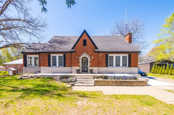 Hamilton, ON L8N 2Z7,933 6 HWY N #Main