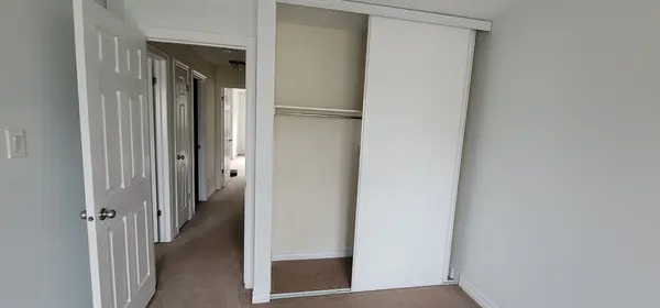 Kanata, ON K2K 0E7,406 Galatina WAY