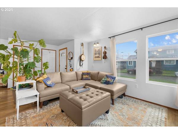 Tillamook, OR 97141,2305 7TH ST