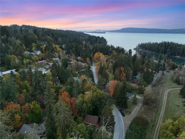 Salt Spring, BC V8K 1N7,338 Walkers Hook Rd