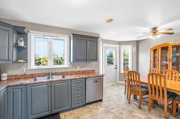 Flatrock, NL A1K 1C8,634 Pouch Cove Highway