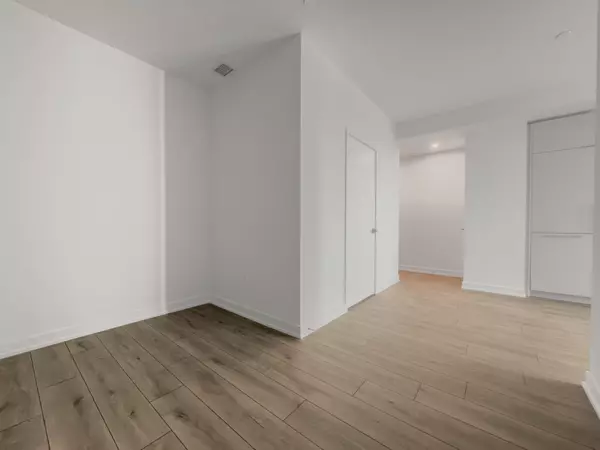 Mississauga, ON L5A 4C6,1 Fairview RD E #303