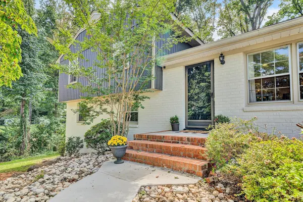 105 Simsbury LN, Forest, VA 24551