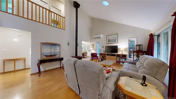 Gabriola Island, BC V0R 1X1,720 Clarendon Rd