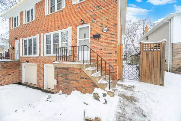 Mississauga, ON L5C 2A9,3353 Carillion AVE