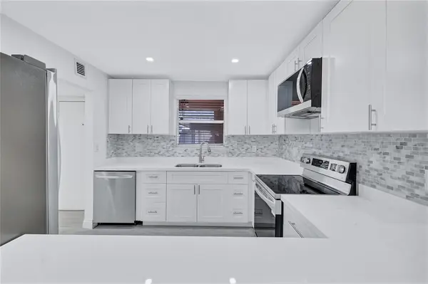 Coral Springs, FL 33065,2830 Riverside Dr #201-C