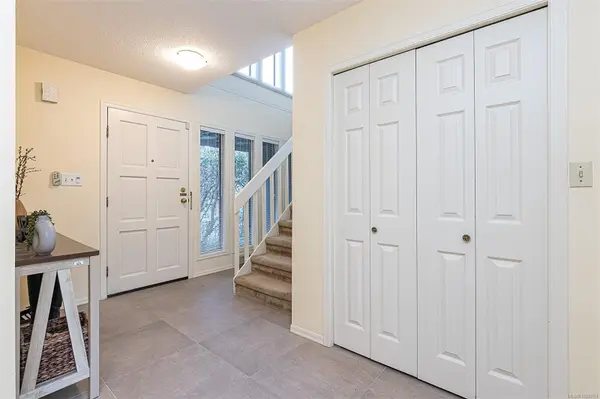 Saanich, BC V8N 5Y9,1509 Lynnfield Pl