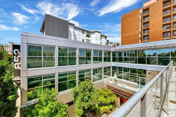 Victoria, BC V9W 1H8,852 Fort St #301