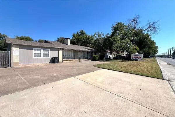 Arlington, TX 76010,117 E Park Row Drive