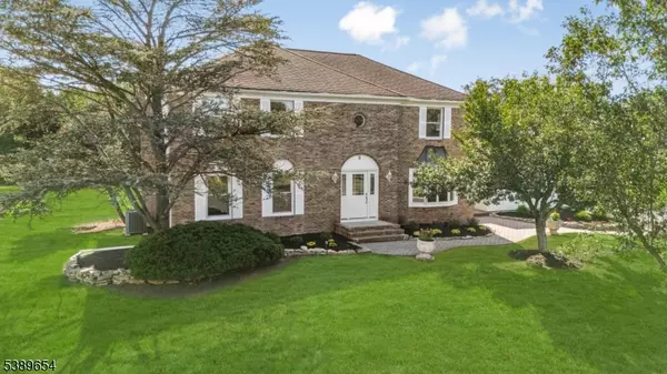 5 CRAY CT, Hillsborough Twp., NJ 08844