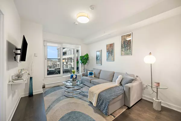 Oakville, ON L6H 7B9,3200 William Coltson AVE #327