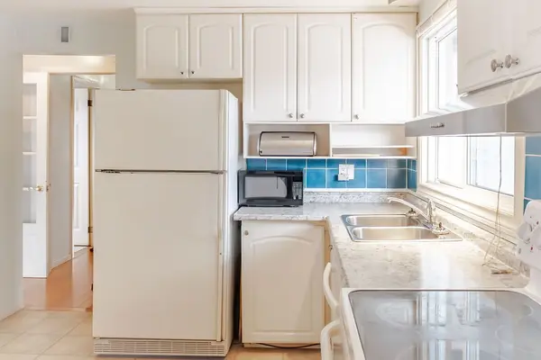 Tanglewood - Grenfell Glen - Pineglen, ON K2G 4A3,57 Benlea DR