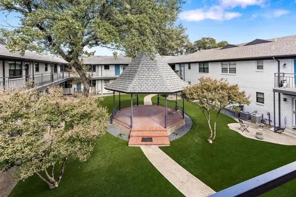 Dallas, TX 75209,3925 Inwood Road #1017