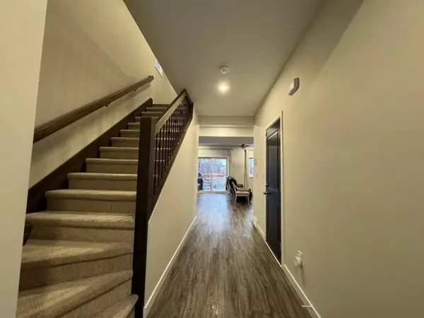 Chatham-kent, ON N7M 3N1,105 King ST E